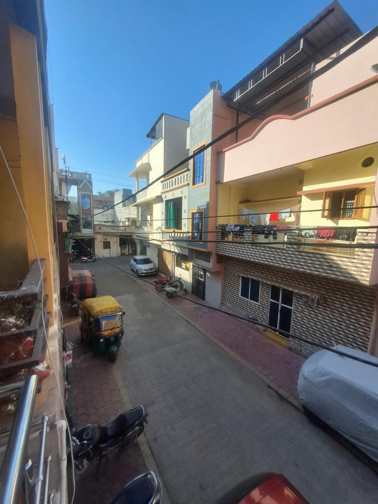Narmada Guest House Индаур Экстерьер фото