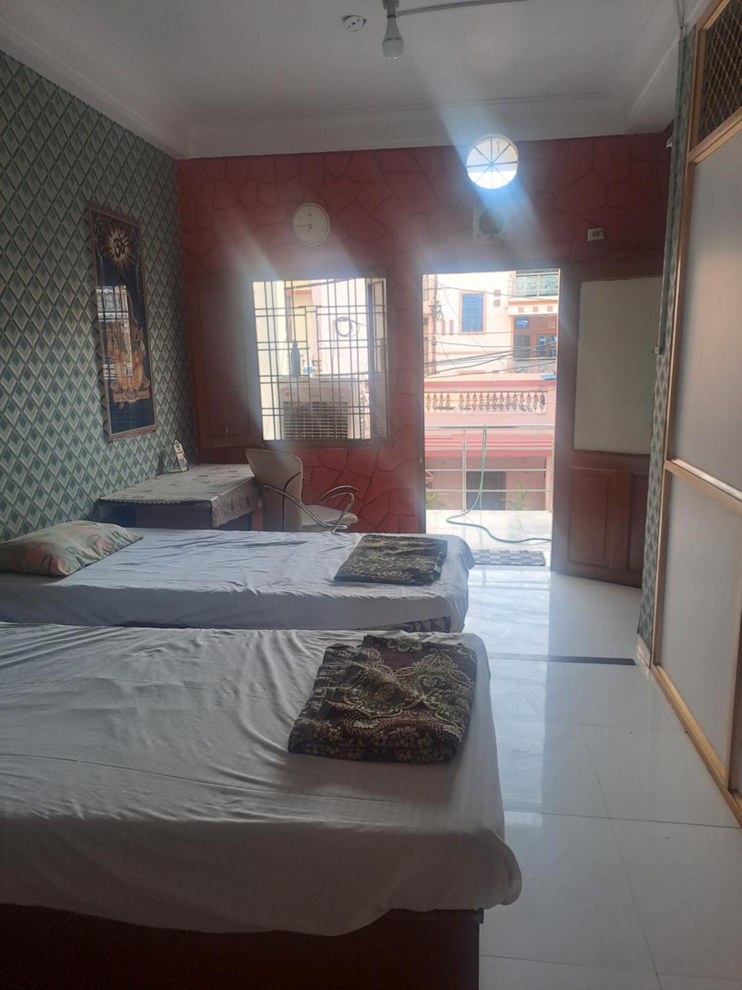 Narmada Guest House Индаур Экстерьер фото